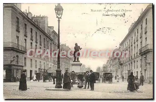 Cartes postales Nantes Boulevard Delorme Statue Guepin