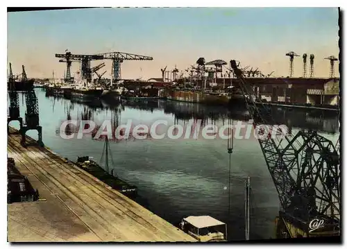 Cartes postales moderne Saint Nazaire la Base Navale bateaux