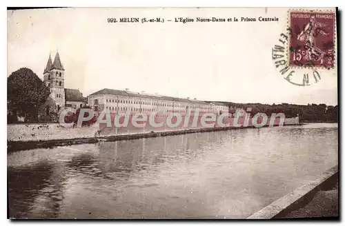 Cartes postales Melun S et M l'eglise Notre Dame et la Prison Centrale