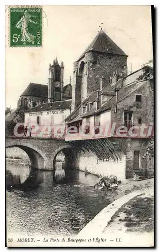 Ansichtskarte AK Moret La Porte de Bourgogne et l'Eglise