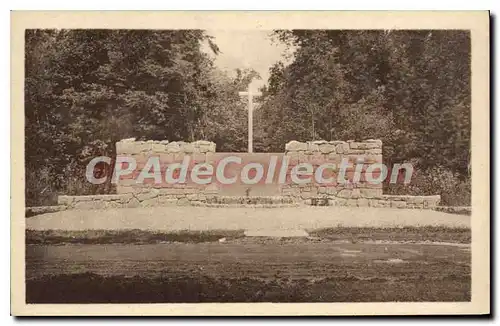 Cartes postales Villeneuve Saint Denis S et M Monument eleve en foret de Ferrieres