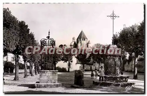 Cartes postales moderne Provins La Place du Chatel avec La Croix des Changes (gothique du XVe les edits et ordonnances