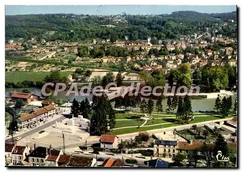 Cartes postales moderne La Ferte sous Jouarre (S et M) Vue aerienne Place du Memorial Jardin public La plage