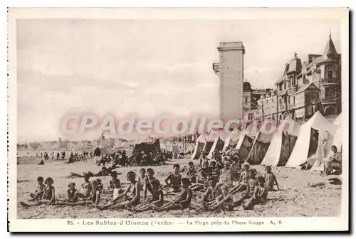 Cartes postales Les Sables d'Olonne (Vendee) La Plage pres du Phare Rouge