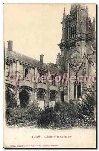 Ansichtskarte AK Lu�on (Vendee) L'Eveche et la Cathedrale