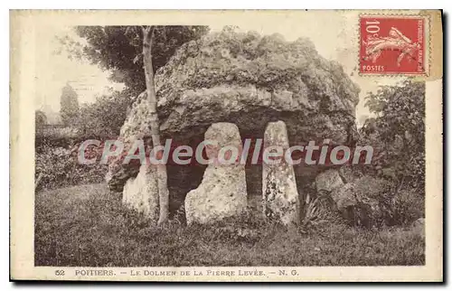 Cartes postales Poitiers Le Dolmen de la Pierre Levee