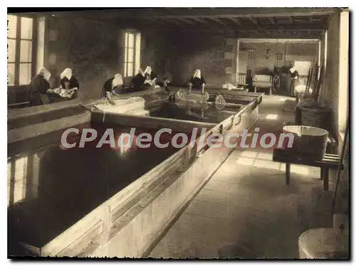 Cartes postales moderne Soeurs de Sainte Philomene Salvert Migne (Vienne) La duanderie
