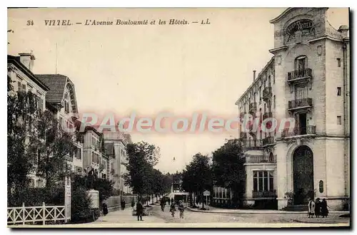 Cartes postales Vittel L'Avenue Bouloumte et les Hotels