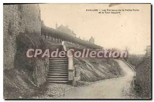 Cartes postales Avallon Les Terreaux de la Petite Porte et la Tour Gaujard