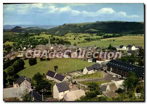 Cartes postales moderne Besse en Chandesse Puy de Dome vue generale