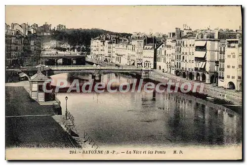 Ansichtskarte AK Bayonne Basses Pyrenees La Nive et les Ponts