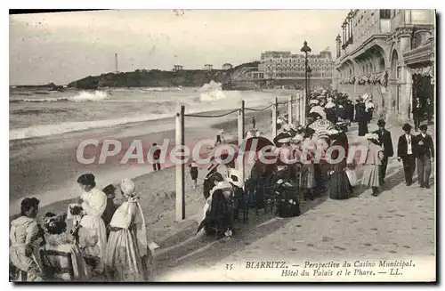 Ansichtskarte AK Biarritz Perspective du Casino Municipal Hotel du Palais et le Phare