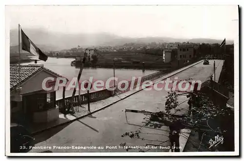 Cartes postales Frontiere Franco Espagnole au Pont International au fond Irun