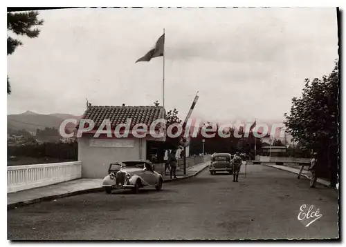 Cartes postales Hendaye Basses Pyrenees Pont International A Gauche Irun