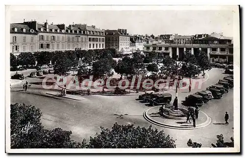 Ansichtskarte AK Pyrenees Ocean Pau Place Georges Clemenceau