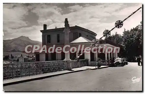 Cartes postales Hendaye Basses Pyrenees La Douane Espagnole et le Pic de la Hay