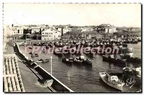 Cartes postales St Jean de Luz Basses Pyrenees Les Chalutiers dans le Port