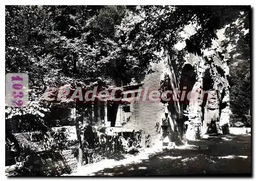 Cartes postales moderne Nimes Jardins De La Fontaine Temple De Diane