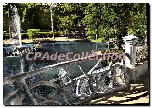 Cartes postales moderne Perpignan Un coin du Square