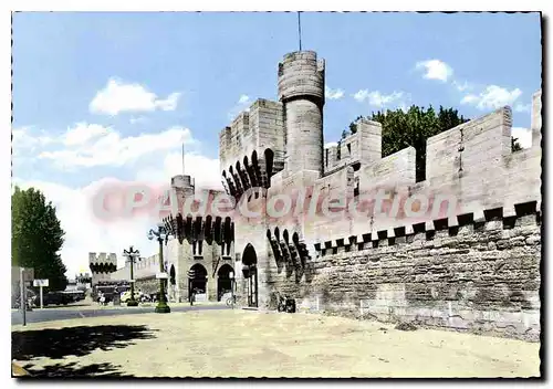 Cartes postales moderne Avignon L'Entree de la Ville et les remparts