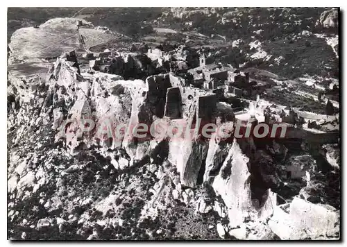 Cartes postales moderne Paysages De Provence Rocher et Village des Baux vue aerienne