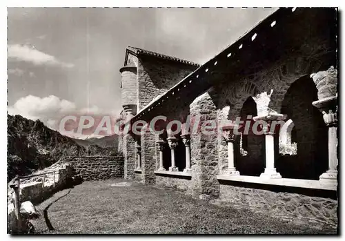 Moderne Karte St Martin Du Canigou Le Cloitre dans le found la chaine des Pyrenees enneigees