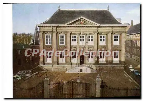 Cartes postales moderne Royal Gallery of Pictures in The Hague Built between 1633 to 1644 by the arcbitect Pieter Post a