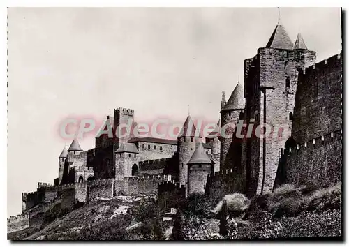 Cartes postales moderne La Cite De CArcassonne La Tour De I'Eveque Et Le Chateau