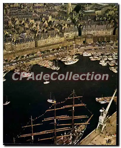 Cartes postales moderne Saint Malo Grand Voilier Dans Les Bassins A Flot