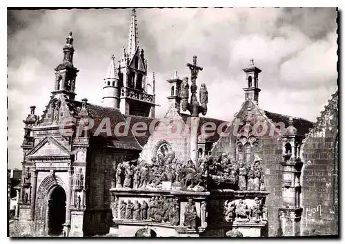 Cartes postales moderne Guimiliau Le Calvaire et l'Eglise