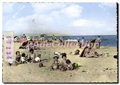 Cartes postales moderne Marseillan Plage La Plage Et Ses Plaisirs