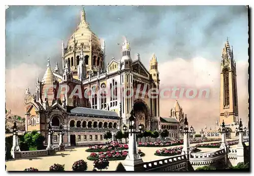 Cartes postales moderne La Basilique de Lisieux Panorama general