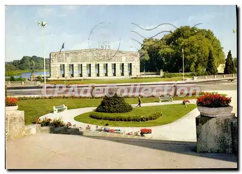 Cartes postales moderne St Quentin Aisne Le Monument aux Morts