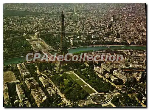 Cartes postales moderne En survolant Paris la Tour Eiffel et la Seine