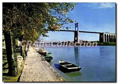 Cartes postales moderne Tonnay Charente Char Marit Bords de Charente