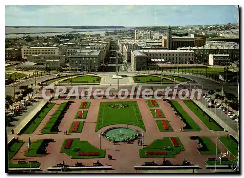 Cartes postales moderne Couleurs et Lumiere de France Brest Nord Finistere Les Jardins de l'Hotek de Ville et au loin l