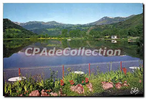 Cartes postales moderne Avergne Pittoresque et Touristique Reflets de la montagne dans le lac Chambon