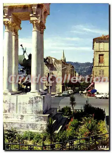 Cartes postales moderne Charmes et Couleurs de la Corse Calvi Corse Le monument aux Morts et le cours