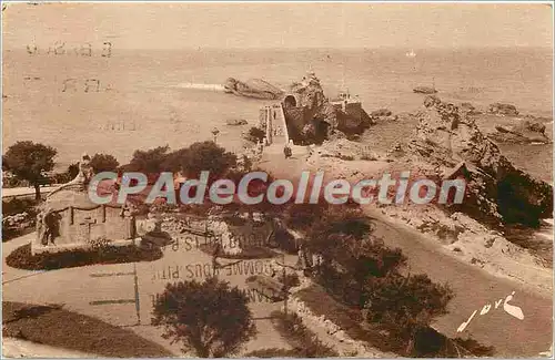 Cartes postales Pau (B P) Biarritz (B P) le Rocher de la Vierge et la gauche le Monument