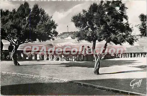 Cartes postales En Pays Basque Biarritz (B P) Le Phare et la Promenade des Pamaris