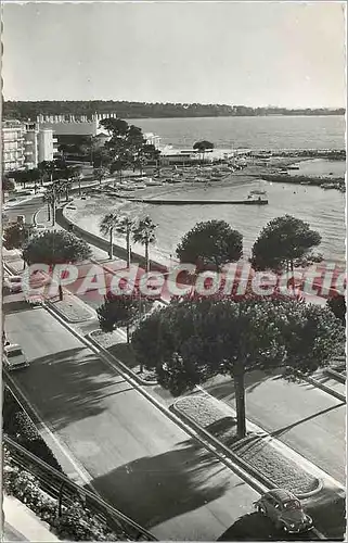 Cartes postales Cannes la promennade de la Croisette dans le fond le casino du Palm Beach et l'Ile Seinte Margue