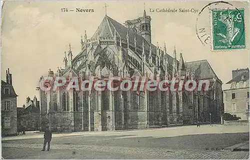 Ansichtskarte AK Nevers La Cathedrale Saint Cyr