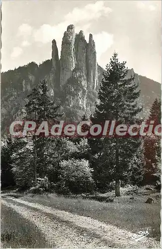 Cartes postales Les Belle Alpes Francaises Route de Grenoble a Villard de Lans les Trois Pucelles