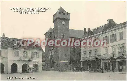 Ansichtskarte AK Dordogne Beaumont l'Eglise (Monument Historique) et la Place centrale