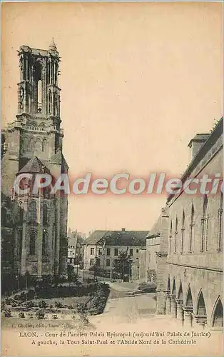 Ansichtskarte AK Laon Cour de l'ancien Palais Episcopal