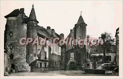 Cartes postales Salers (Cantal) La Grande Place