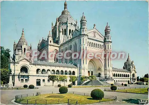 Cartes postales moderne Lisieux vue vers la Basilique