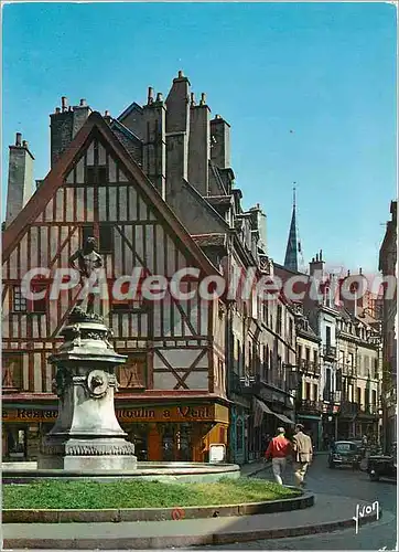 Cartes postales moderne Dijon (Cote D'Or) Place RUde Fontaine du Bareuzai et rue des Forges