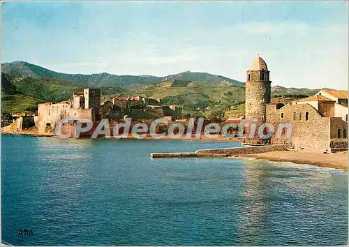 Moderne Karte En Parcourant la cote Vermeille Le Collioure (P O) Vue panoramique sur l'eglise