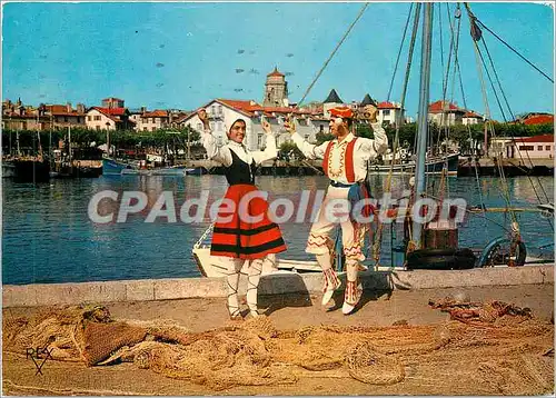 Cartes postales moderne St Jean de Luz (Pyr Atla) Danseurs Basques la Fandango